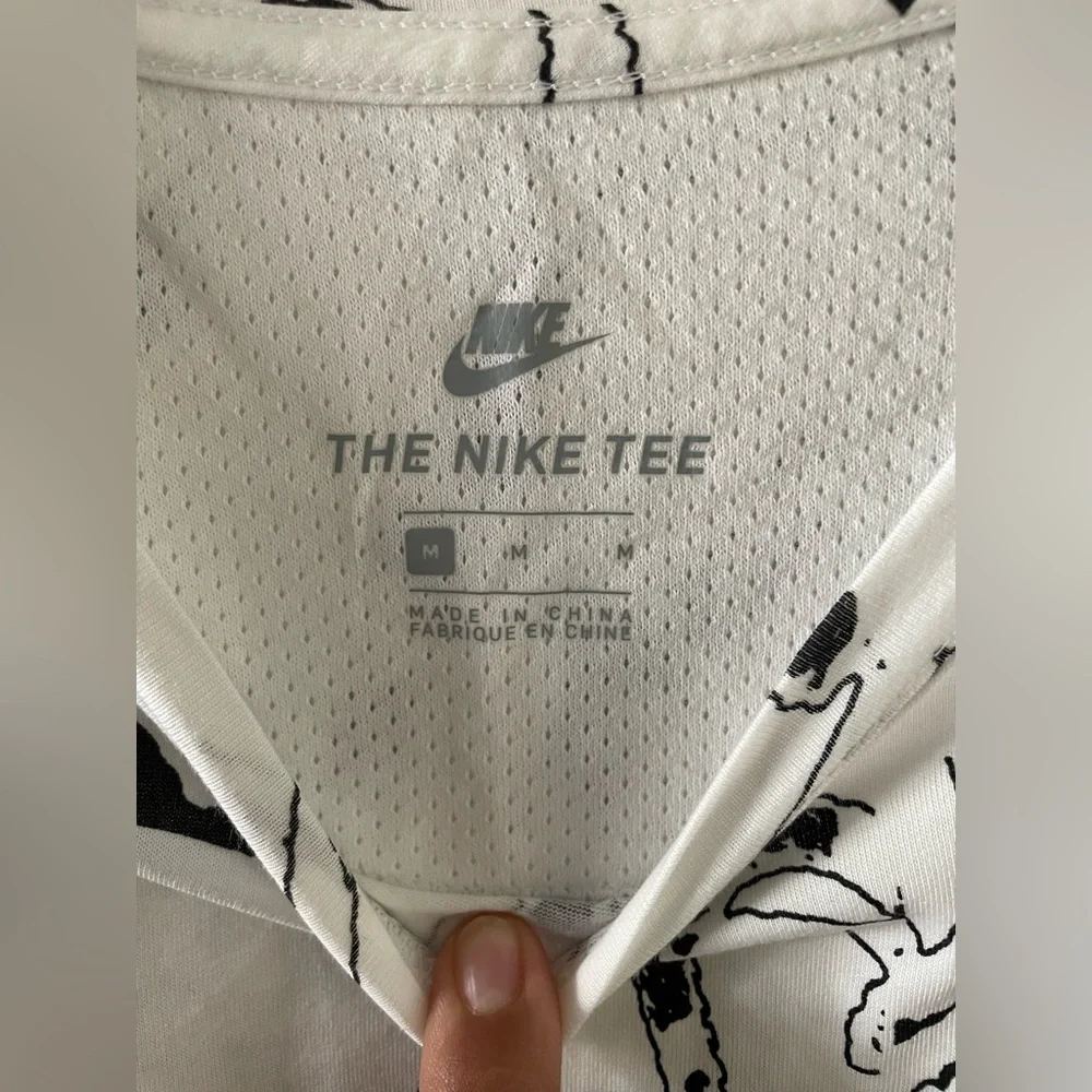 The Nike Tee air shirt men’s NWT